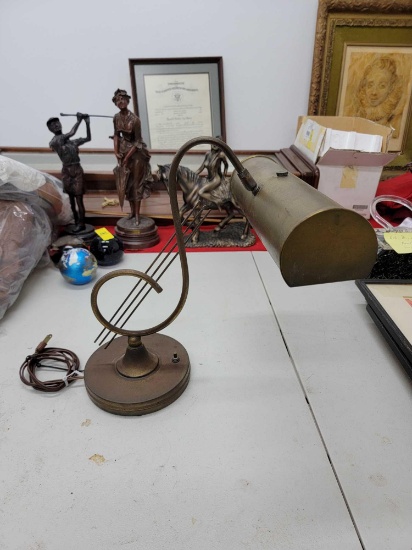 MUSIC CLEFF DESK TOP LAMP