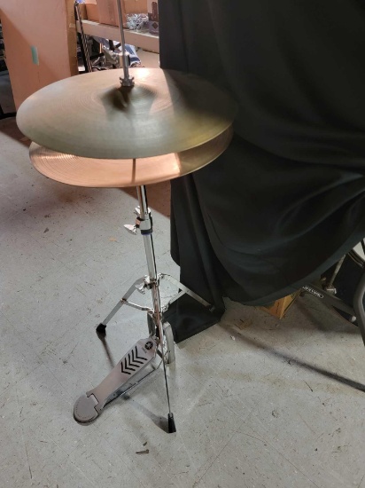 MUSICAL AVEDIS ZILDJIAN CO. CYMBALS