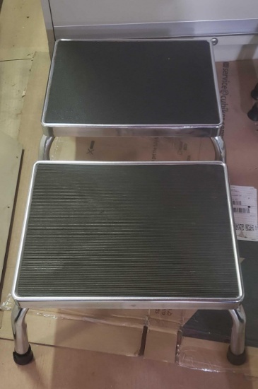 2 STEEL ANTI SLIP STEP STOOLS