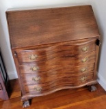 ANTIQUE GOVERNOR WINTHROP DESK