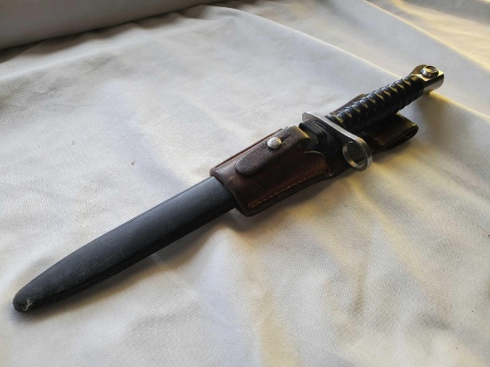 SWISS SIG BAYONET WITH SCABBARD AND LEATHER FROG