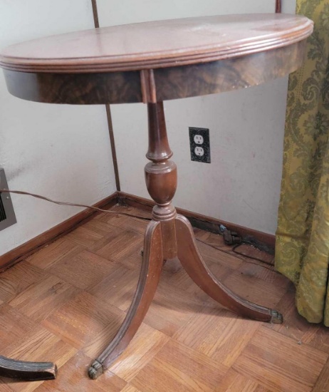 3 LEG TABLE