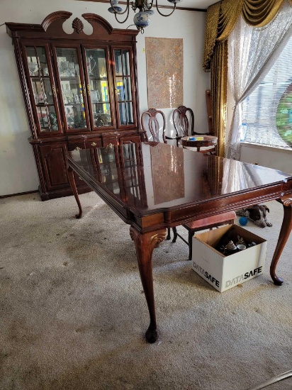 DINING TABLE WITH 6 CHAIRS