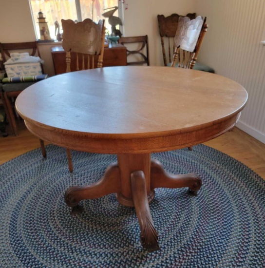 OAK TABLE AND 4 CHAIRS