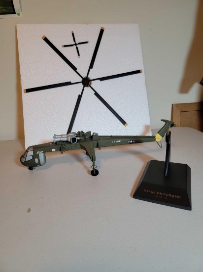 CH-54 SKYCRANE MODEL AIRCRAFT WITH BASE