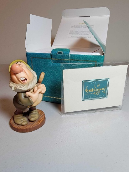 WALT DISNEY CLASSIC COLELCTION - SNEEZY
