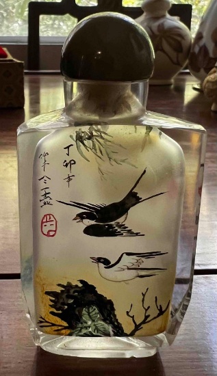 REVERSED PAINTED SNUFF BOTTLE