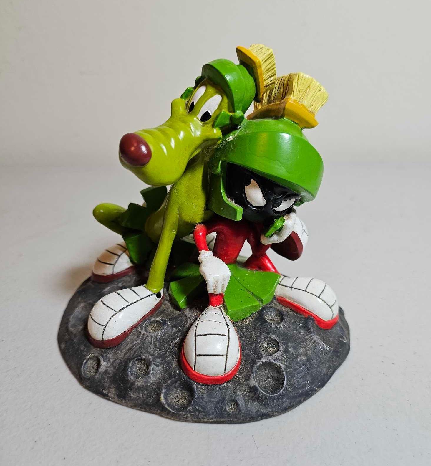 LOONEY TUNES MARVIN AND K-9 MARTIANS FIGURE | Proxibid