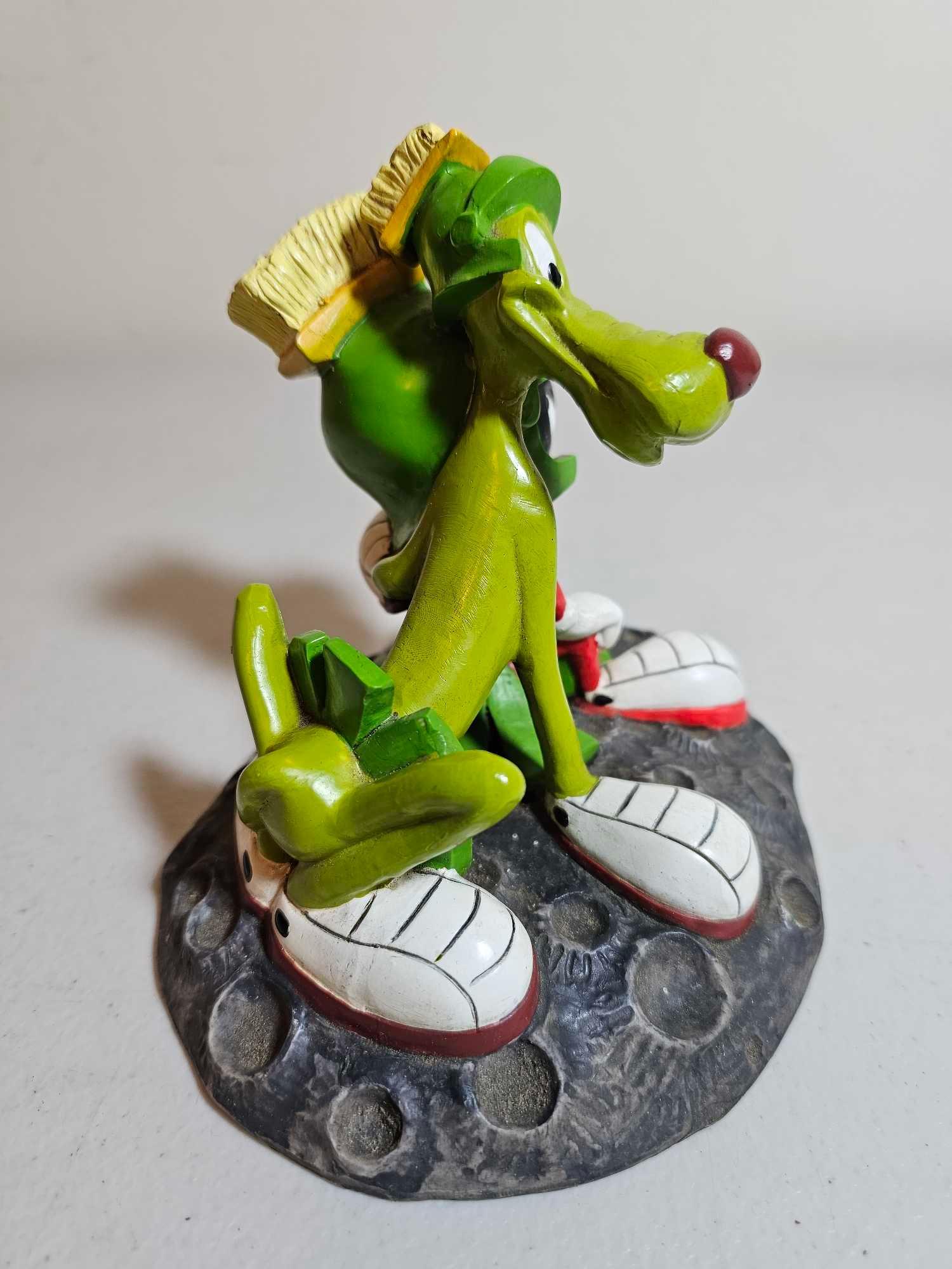 LOONEY TUNES MARVIN AND K-9 MARTIANS FIGURE | Proxibid