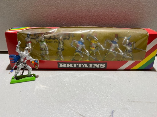 BRITAINS DISMOUNTED KNIGHTS