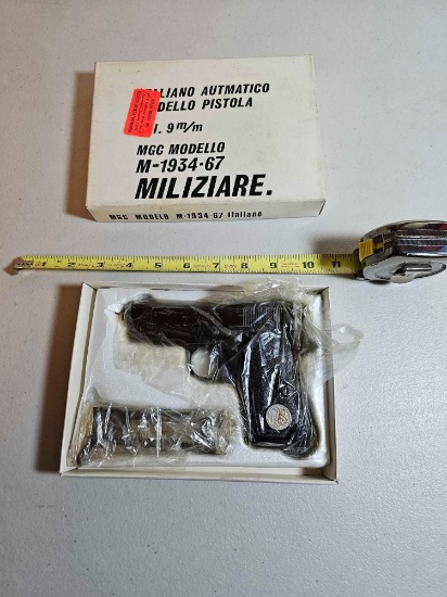 1934-67 ITALIAN AUTOMATIC REPLICA PISTOL