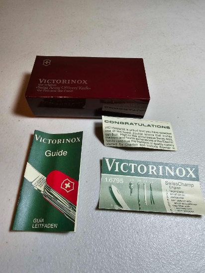 VICTORINOX ORIGINAL SWISS ARMY KNIFE