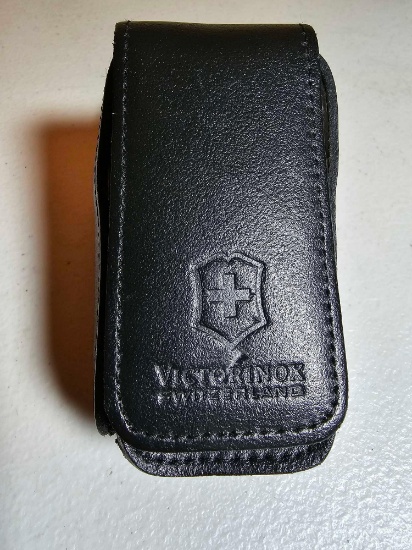VICTORINOX SWISS ARMY KNIFE
