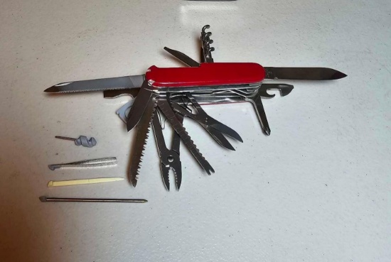 VICTORINOX SWISS ARMY KNIFE