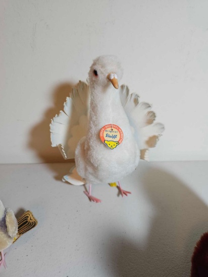 GROUP LOT OF STEIFF CHICKS, CHICKENS, ROOSTERS AND BIRDS