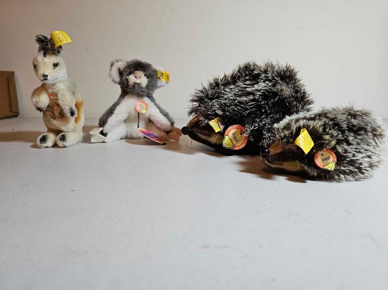 4 DOWN UNDER STEIFF DOLLS