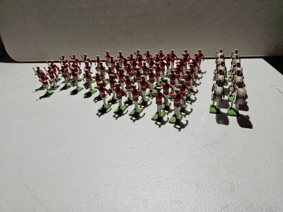BRITIANS METAL USMC DRUM AND BUGLE CORP SOLDIERS