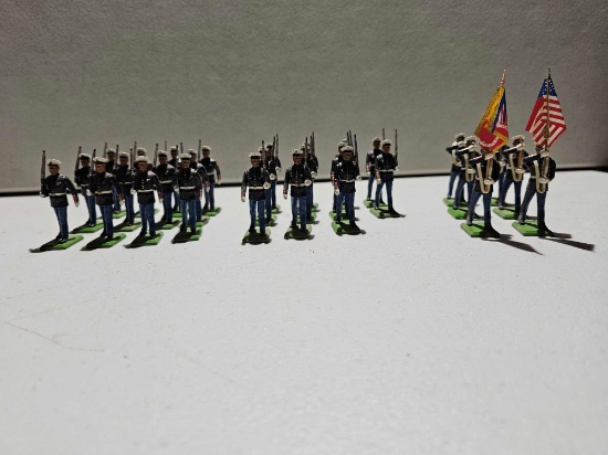1986 BRITAINS USMC COLOR GUARD SOLDIERS