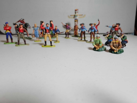 ELASTOLIN COWBOY FIGURES