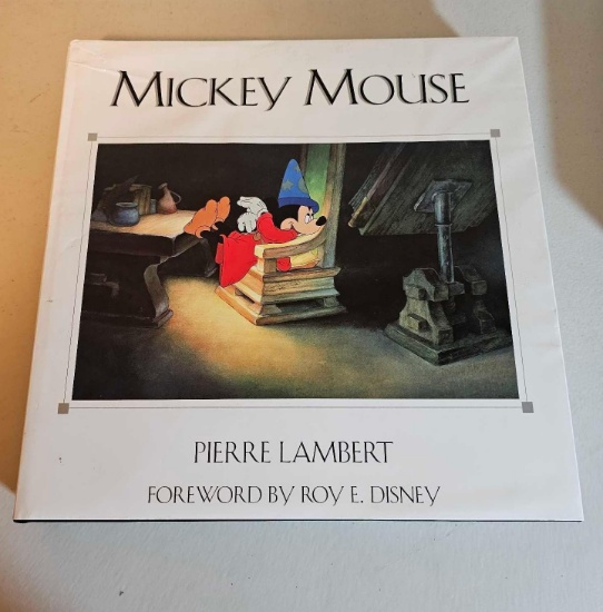 MICKEY MOUSE TABLE TOP BOOK