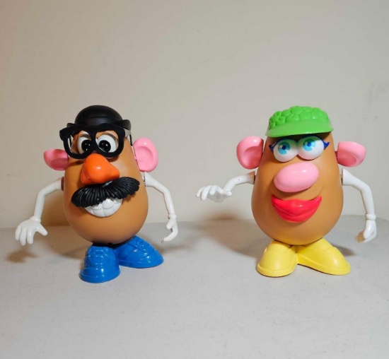 MR AND MRS POTATO HEAD DOLLS