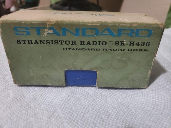 STANDARD 8 TRANSISITOR RADIO