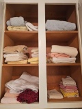 SMALL QUANTITY OF LINEN AND TOWELS