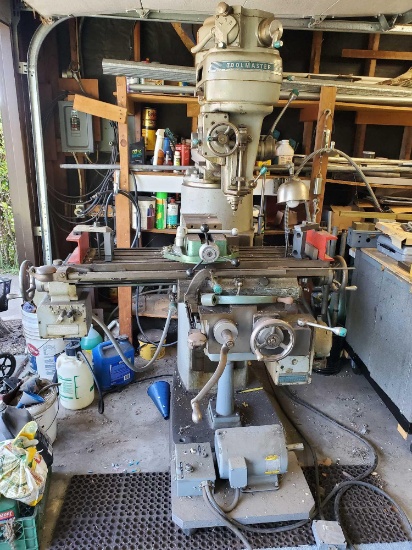 CINCINNATI TOOLMASTER MILLING MACHINE