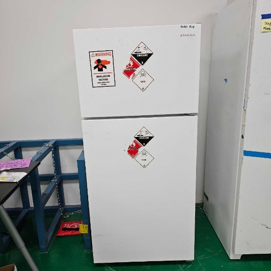 AMANA REFRIGERATOR