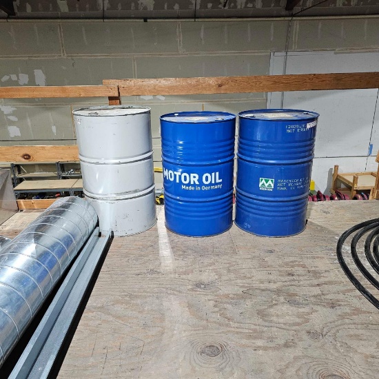 3 MOTOR OIL CANS