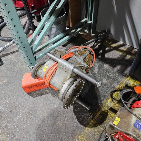 RIDGID 300 PIPE THREADING MACHINE