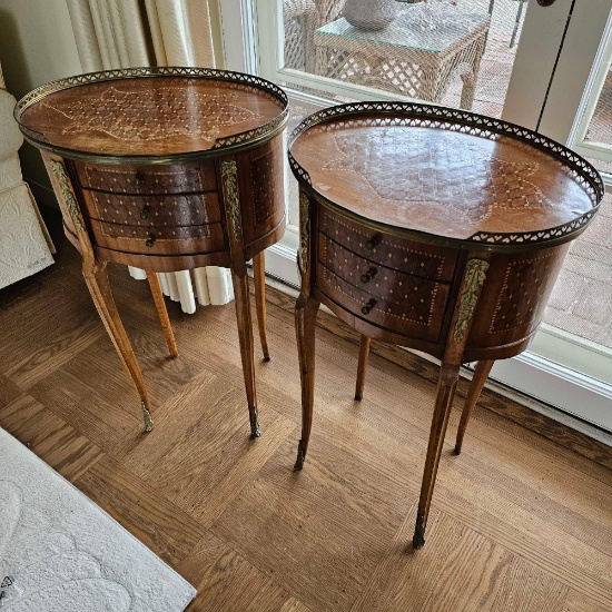 19th CENTURY LOUIS XV STYLE KIDNEY SHAPED TABLE
