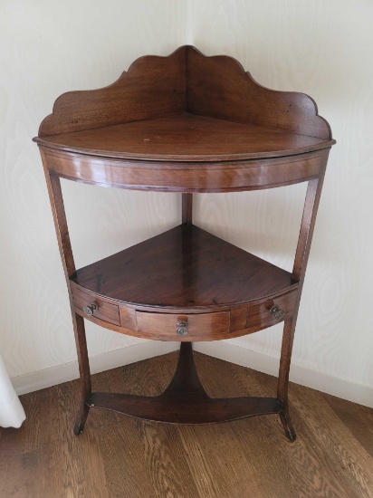 ANTIQUE GEORGIAN MAHOGANY BOW FRONTED CORNER TABLE