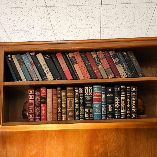 SMALL QUANTITY OF COLLECTIBLE BOOKS
