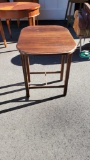 LANE ALTAVISTA SMALL FOLDING END TABLE