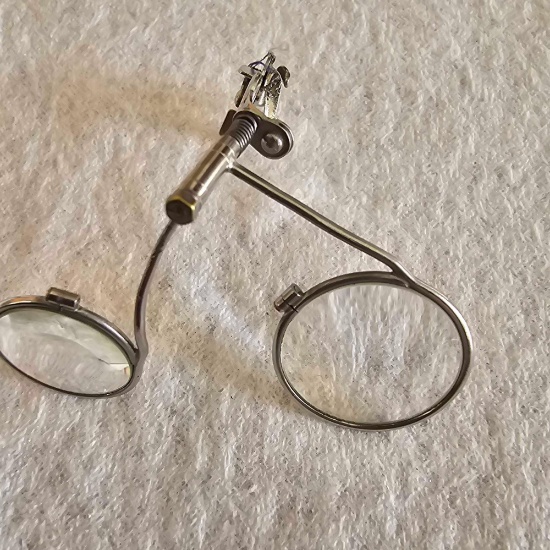 VINTAGE BEHR JEWELERS LOUPE