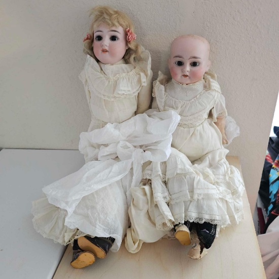 2 VINTAGE DOLLS