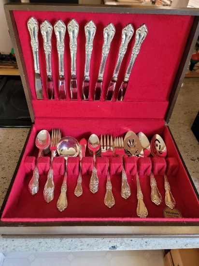 W A ROGERS SILVER PLATED SILVERWARE SET
