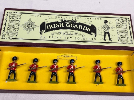 BRITAINS ITISH GUARD TOY SOLDIERS