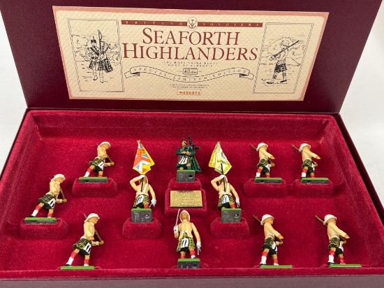 BRITAINS SEAFORTH HIGHLANDERS TOY SOLDIERS
