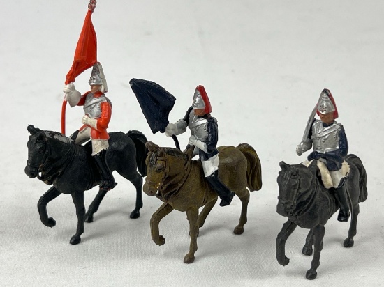 BRITAINS PLASTIC HORSE AND SOLDIER FIGURES
