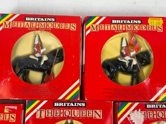 BRITAINS MIXED LOT SINGLE BOX MOUNTED SOLDIERS