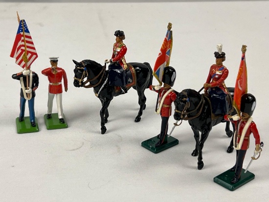 MIXED LOT BRITAINS SOLDIERS AND QUEEN