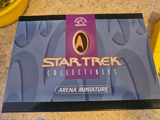 STAR TREK COLLECTIBLES ARENA MINIATURE