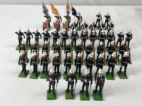 BRITAINS ROYAL MARINES MARCHING AND DRUM BUGLE