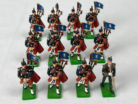 BRITAINS ROYAL SCOTS PIPERS