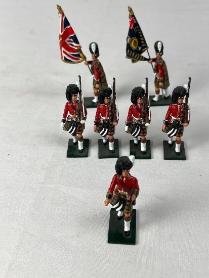 BRITAINS QUEENS CAMERON HIGHLANDERS