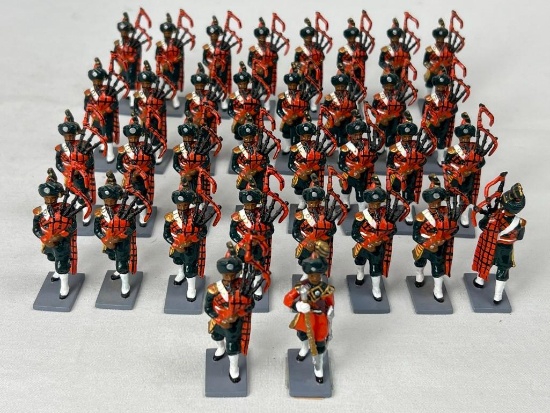 BRITAINS PAKISTANI ARMY PIPES AND MORE