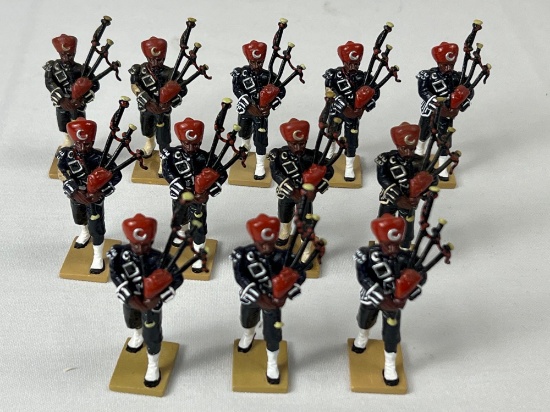 LOT OF BRITAINS BAGPIPE PLAYERS