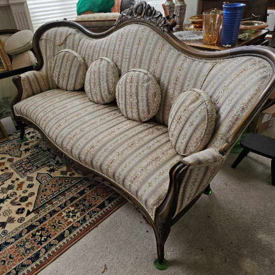VINTAGE ROSEBACK COUCH